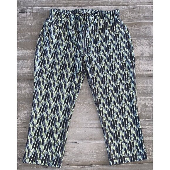 Danskin Now Athletic Pants Women’s Size Small Fitted Cropped Tie Waist Pocket - Picture 3 of 10